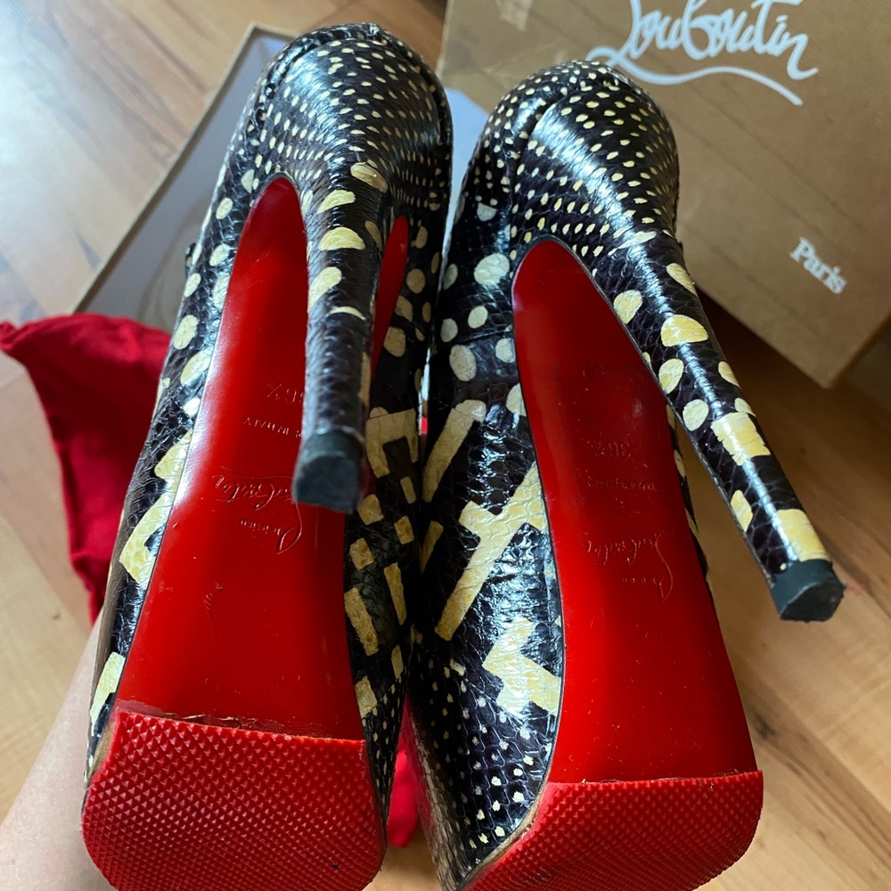 Christian Louboutin Black and White Polka Dot Women's Shoes - Picture 7 of 9